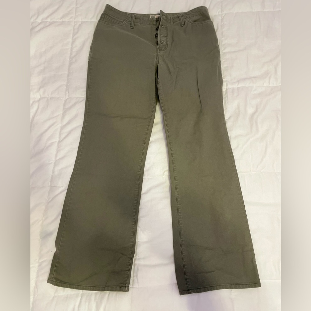Camo green, button straight legged chino pants💚